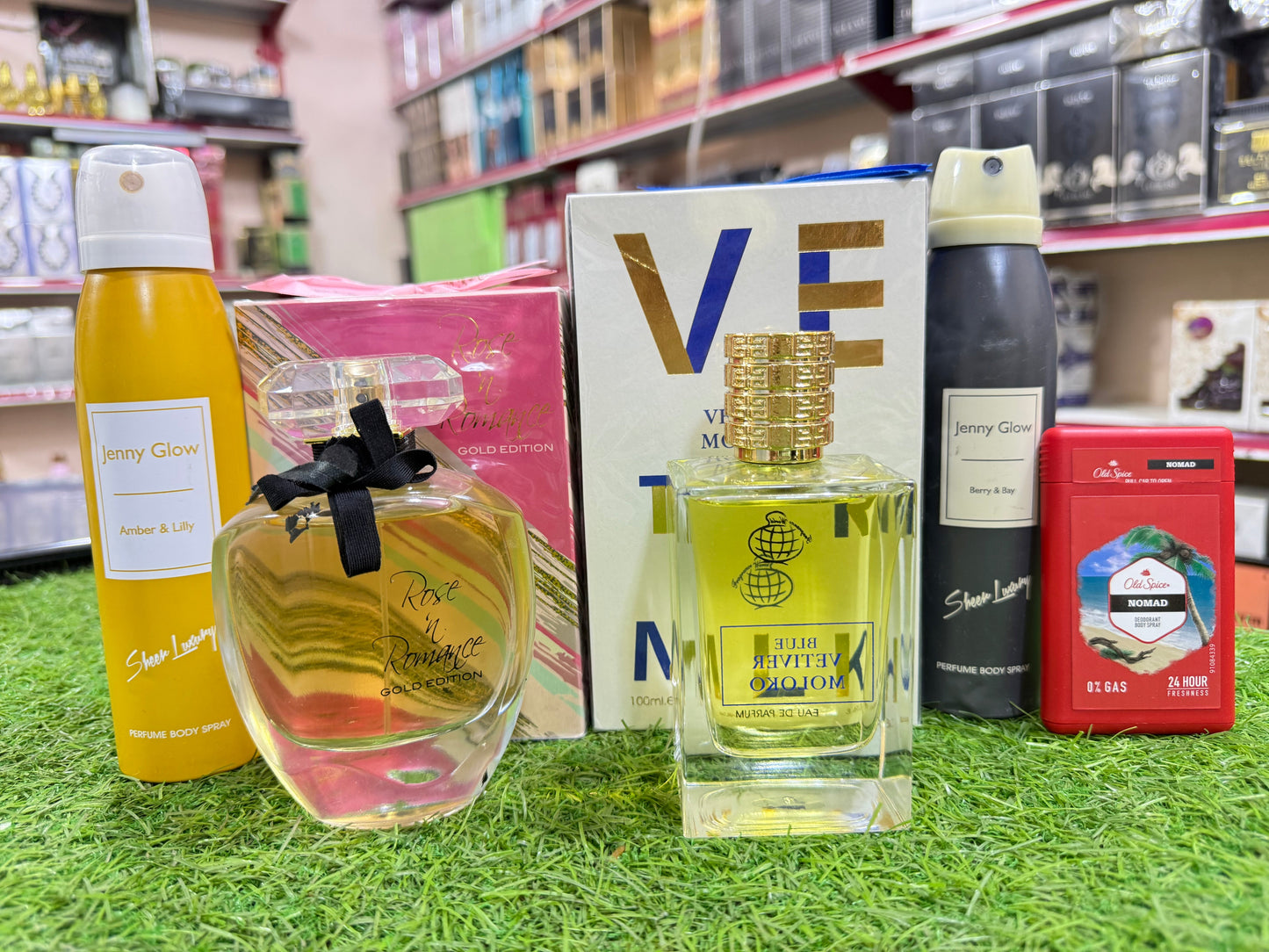 11.11 sale 5 fragrances in just 4000 free cash delivery (allow to open)