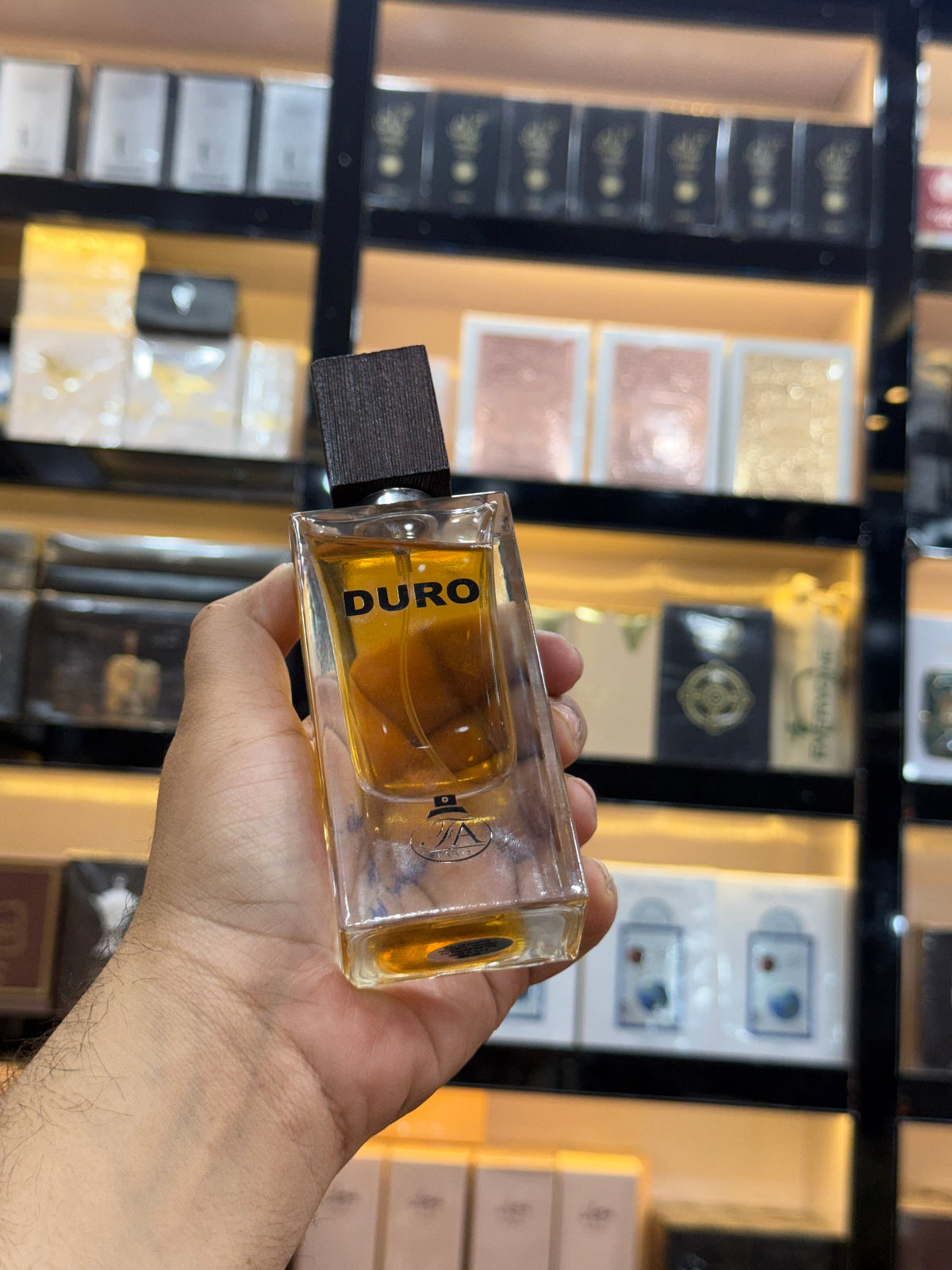 Duro Eau de Parfum by the French avenue (allow to open)