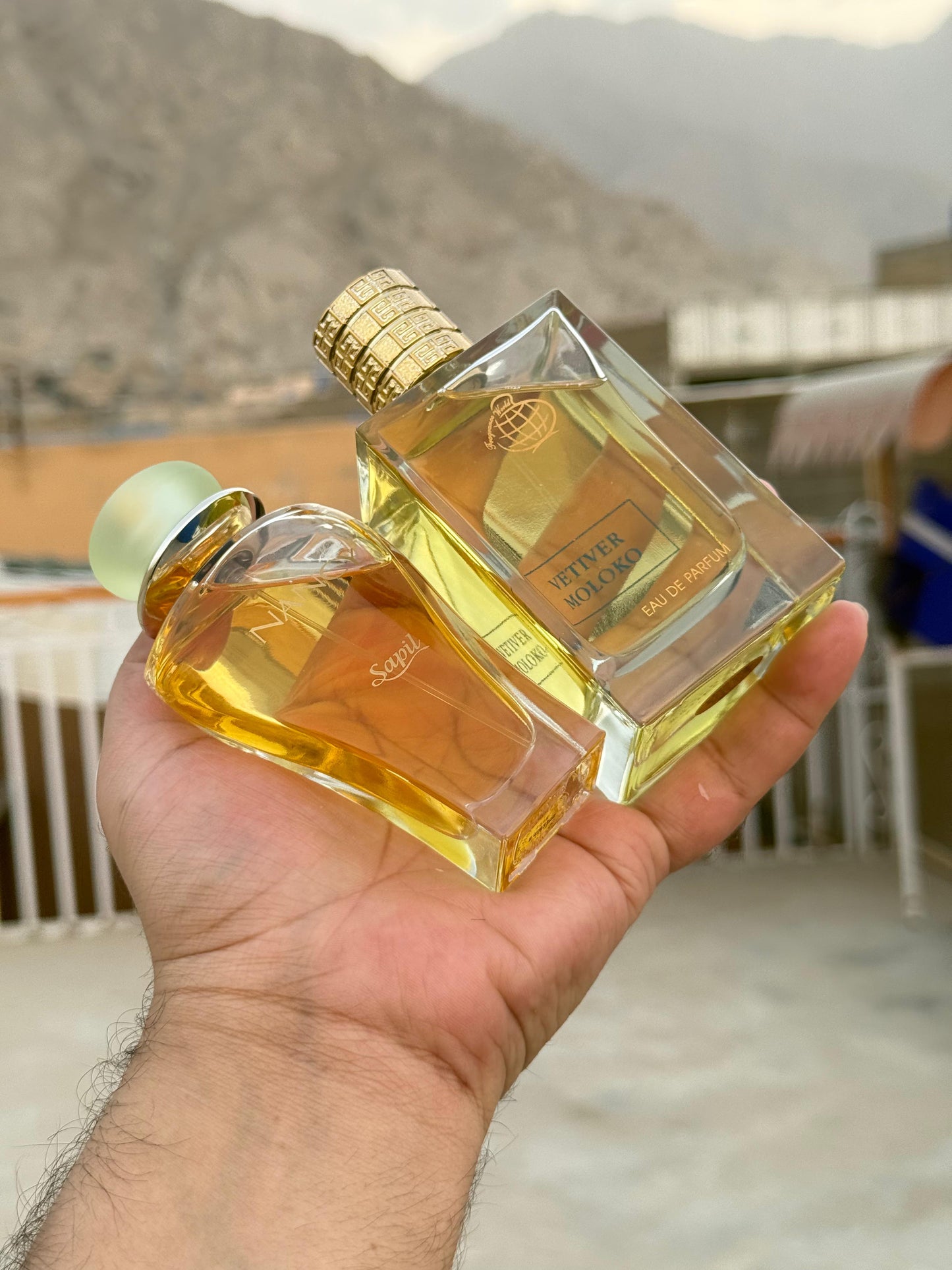 Vetiver Moloko wtih sapil nancy perfume (allow to open)